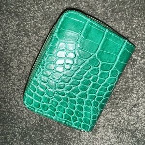 green wallet